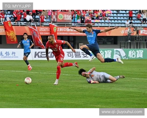 掌握团队配合与战术技巧全面提升足球水平赢得关键比赛胜利 掌握团队配合与战术技巧全面提升足球水平赢得关键比赛胜利